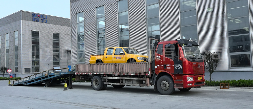 載重1.5噸運(yùn)料車發(fā)往安徽某礦山